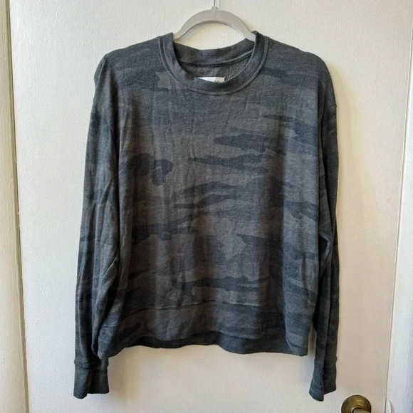 Splendid Supersoft Camo Pullover Longsleeve Lightweight Sweatshirt Fleece Green - Picture 1 of 12